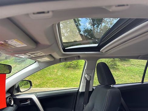 Used 2014 Toyota RAV4 XLE AWD/4WD image 15