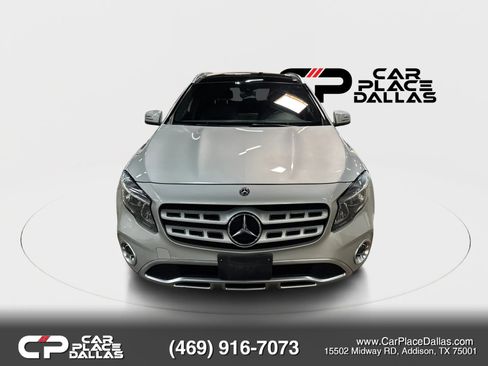 Used 2018 Mercedes-Benz GLA 250 4MATIC w/ Premium Package image 4