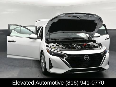 Used 2025 Nissan Sentra S image 33