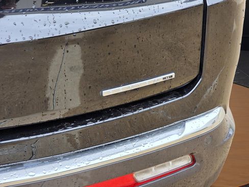 Certified 2022 Jeep Wagoneer Series II AWD/4WD image 37