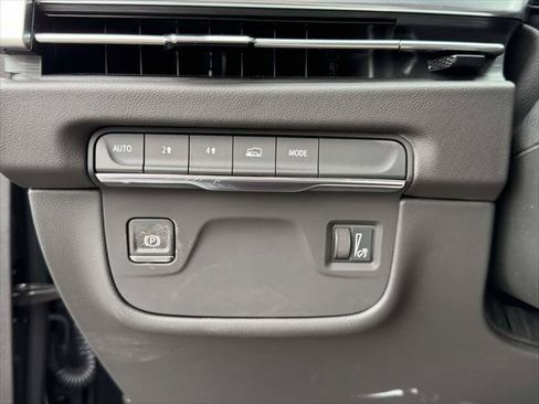 Used 2026 Cadillac Escalade ESV 4WD image 21