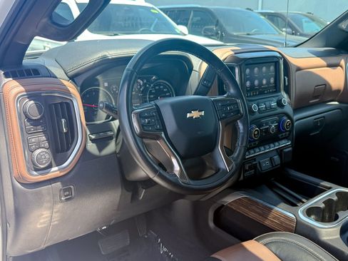 Certified 2019 Chevrolet Silverado 1500 High Country w/ Technology Package AWD/4WD image 13