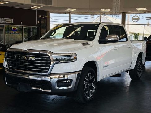 Used 2026 RAM 1500 Laramie AWD/4WD image 18