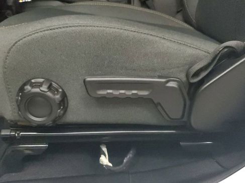 Used 2026 Jeep Wrangler Unlimited Sport AWD/4WD image 22
