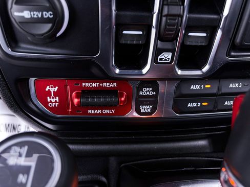 Used 2020 Jeep Gladiator Rubicon image 7