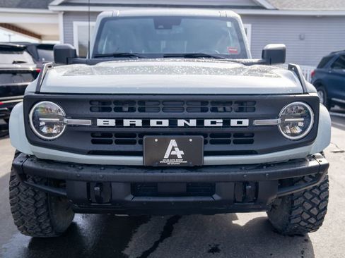 Used 2022 Ford Bronco Black Diamond image 9