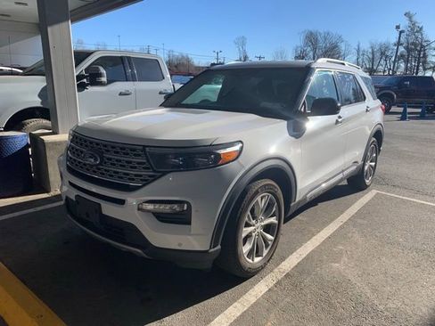 Used 2024 Ford Explorer Limited image 11