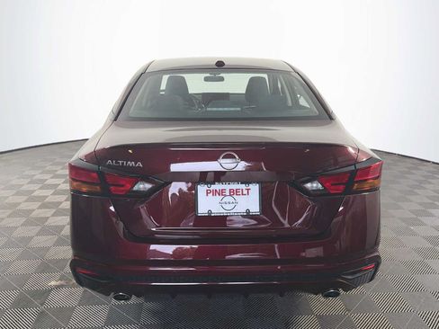 Used 2025 Nissan Altima 2.5 SV w/ SV Premium Package FWD image 5