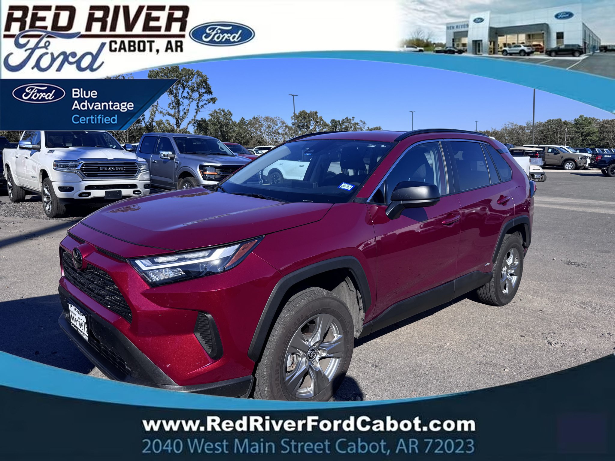 Used 2025 Toyota RAV4 LE AWD/4WD image 1