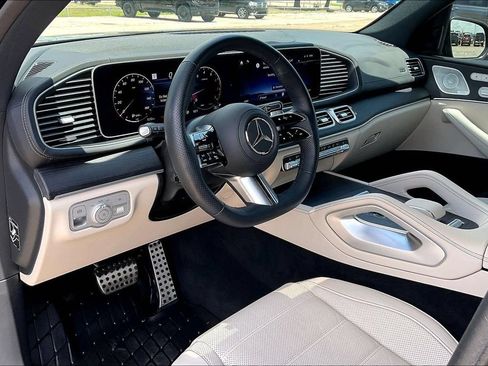 Used 2024 Mercedes-Benz GLS 450 4MATIC image 14