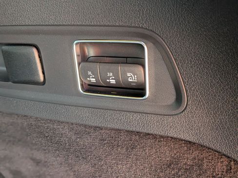 Certified 2025 Mercedes-Benz GLS 450 4MATIC image 30