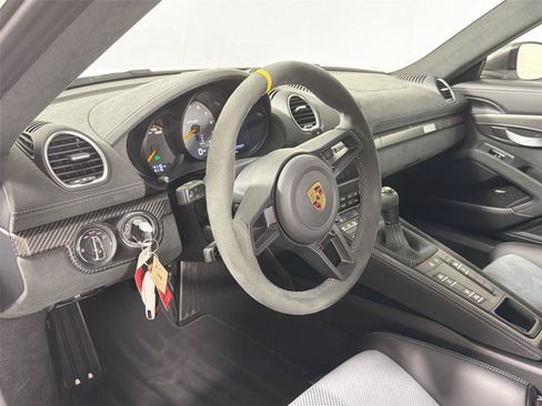 Certified 2025 Porsche 718 Cayman GT4 RS RWD image 4