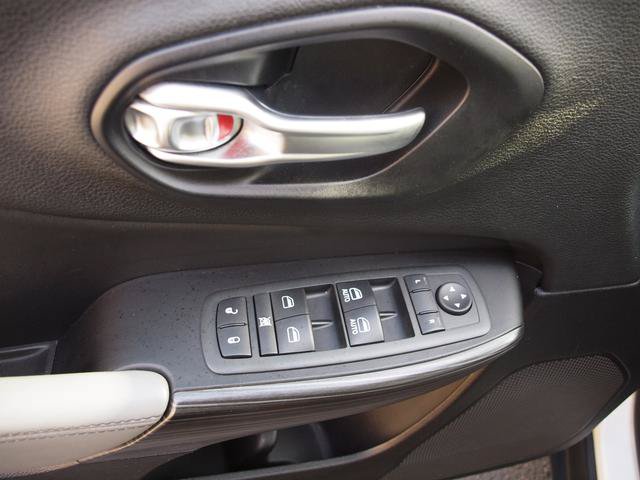 Used 2014 Jeep Cherokee Limited AWD/4WD image 8