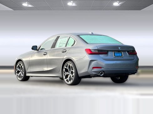 Used 2026 BMW 330i Sedan w/ Premium Package RWD image 3