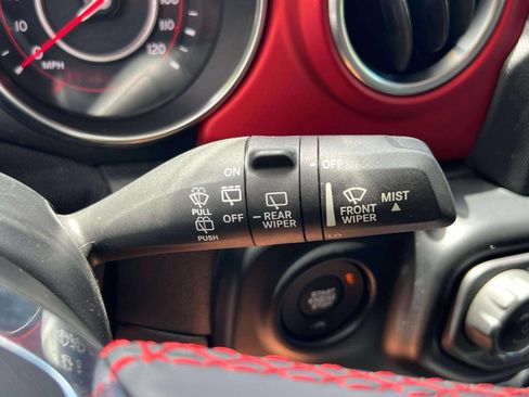 Used 2020 Jeep Wrangler Unlimited Rubicon w/ Dual Top Group AWD/4WD image 17