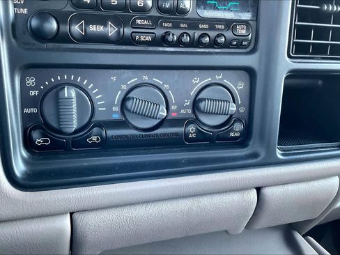 Used 2002 Chevrolet Silverado 2500 LT image 31