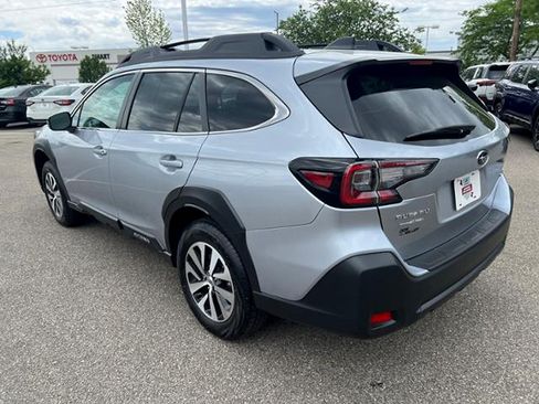 Certified 2025 Subaru Outback Premium w/ Popular Package #1A AWD/4WD image 5