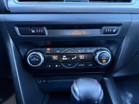 Used 2015 MAZDA MAZDA3 s Touring image 32