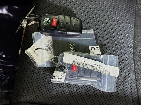 Certified 2024 Toyota Tacoma Limited image 35