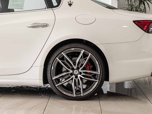 Used 2023 Maserati Quattroporte Modena Q4 image 7