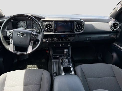Used 2018 Toyota Tacoma TRD Off-Road AWD/4WD image 23