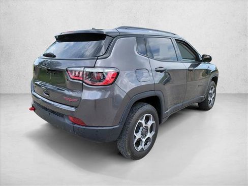 Used 2022 Jeep Compass Trailhawk w/ Trailhawk Convenience Group AWD/4WD image 5