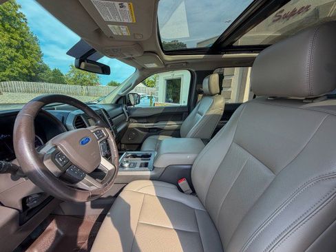 Used 2019 Ford Expedition XLT w/ Equipment Group 201A RWD image 5