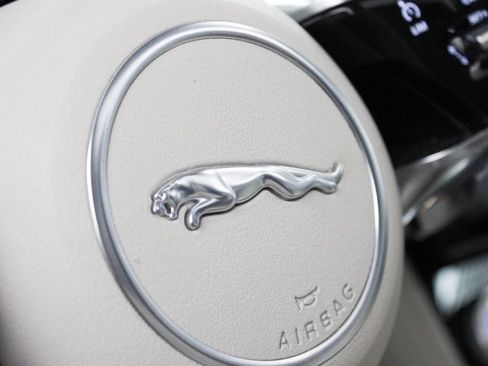 Used 2022 Jaguar F-PACE S AWD/4WD image 41