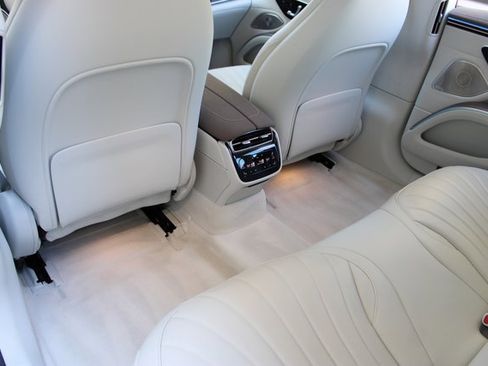 Used 2023 Mercedes-Benz EQS 580 4MATIC Sedan image 11