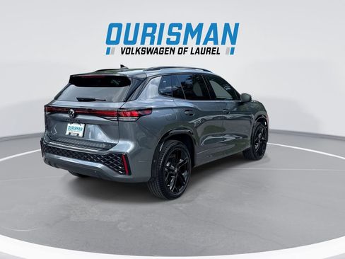 Used 2025 Volkswagen Tiguan SE R-Line AWD/4WD image 8
