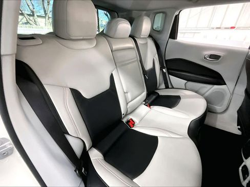 Used 2019 Jeep Compass Limited image 29