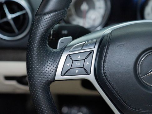 Used 2013 Mercedes-Benz SL 550 image 33