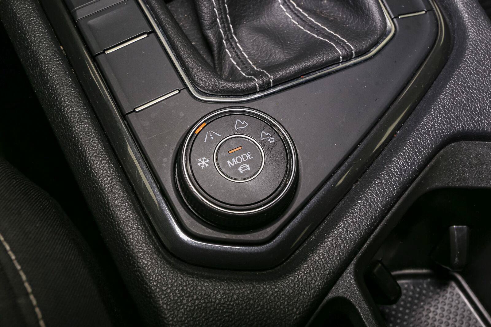 Certified 2024 Volkswagen Tiguan S AWD/4WD image 36