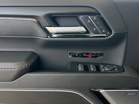 New 2026 GMC Sierra 1500 AT4X w/ AT4X AEV Edition AWD/4WD image 8