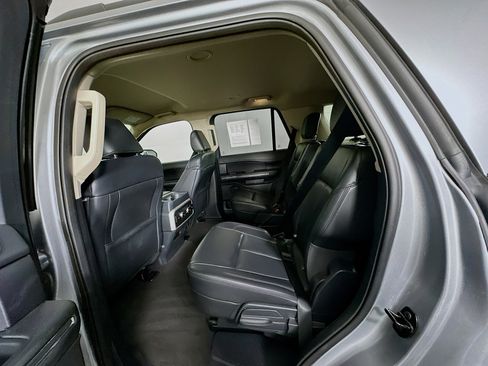 Used 2024 Ford Expedition XLT image 26