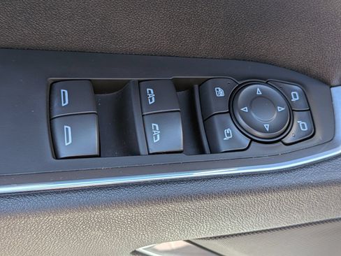 Used 2025 GMC Sierra 1500 SLT AWD/4WD image 14