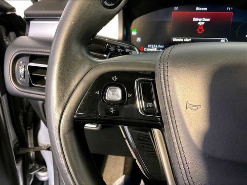 Used 2021 Lincoln Aviator AWD image 27
