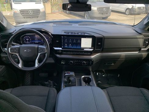 Used 2023 Chevrolet Silverado 1500 RST image 2