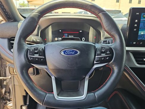 Used 2025 Ford Explorer ST-Line w/ ST-Line Street Pack AWD/4WD image 23