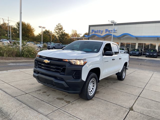 Used 2024 Chevrolet Colorado W/T RWD image 4
