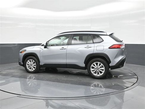 Certified 2024 Toyota Corolla Cross LE image 5