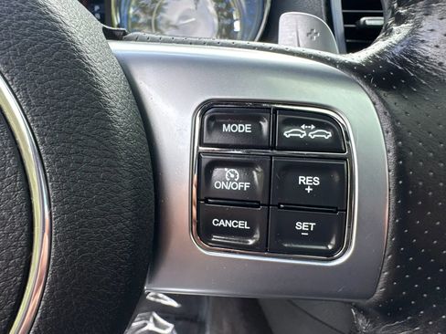Used 2012 Chrysler 300 SRT8 w/ 19-Premium Speaker Group RWD image 18