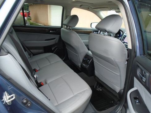 Used 2018 Subaru Outback 3.6R Limited image 7