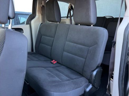 Used 2017 Dodge Grand Caravan SE w/ Power Window Group image 9