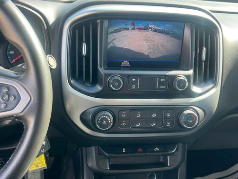 Used 2022 Chevrolet Colorado LT w/ LT Convenience Package image 19