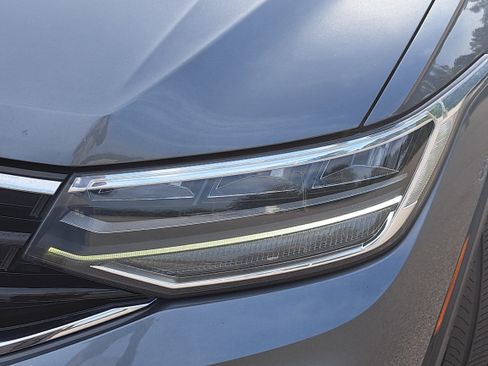 Used 2023 Volkswagen Tiguan SE R-Line FWD image 32