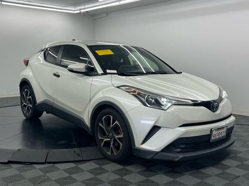 Used 2019 Toyota C-HR XLE image 2