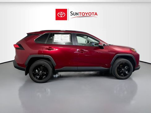 Used 2025 Toyota RAV4 XLE w/ Convenience Package FWD image 2