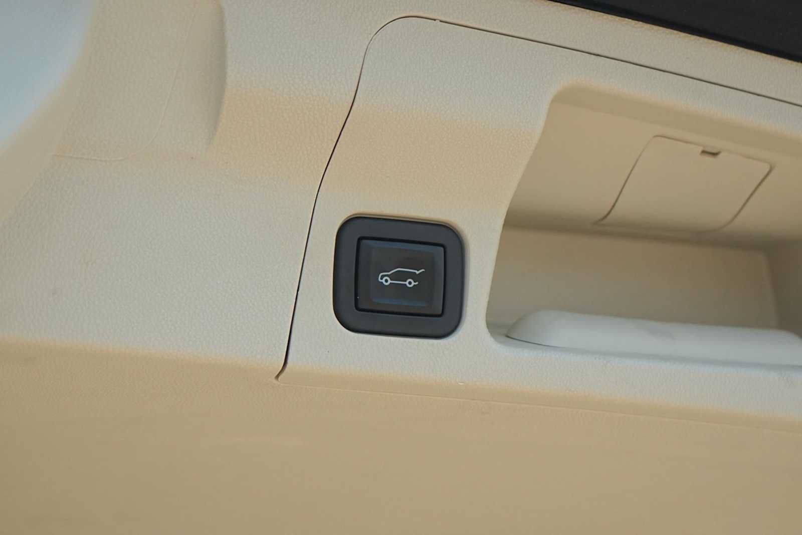 Used 2023 GMC Acadia Denali FWD image 26
