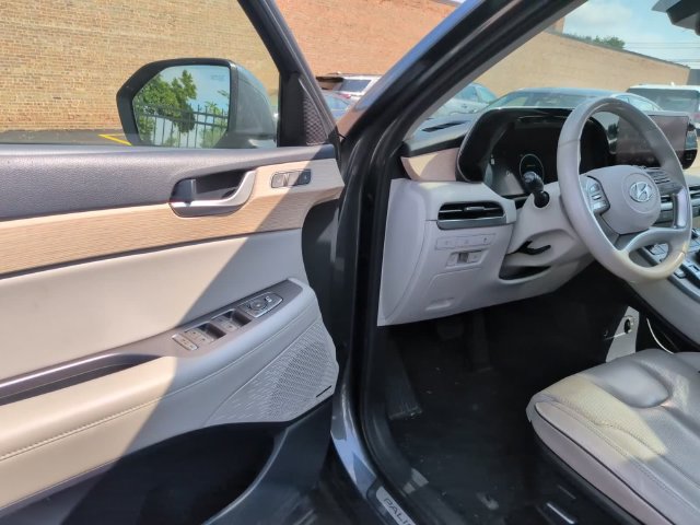 Used 2024 Hyundai Palisade Limited AWD/4WD image 9